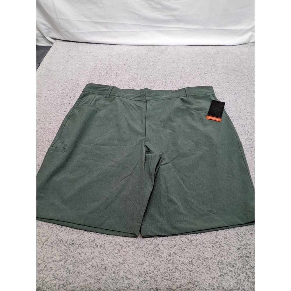 NEW Legendary White Tails Water Activated Print Board Shorts Size 38 NWT